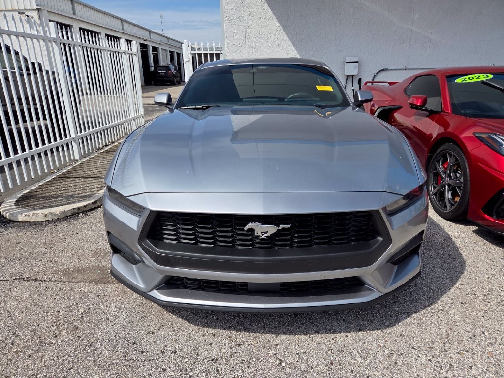 Used 2026 Ford Mustang Coupe RWD image 2