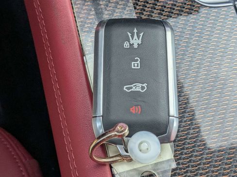 Used 2023 Maserati Grecale Modena AWD/4WD image 32