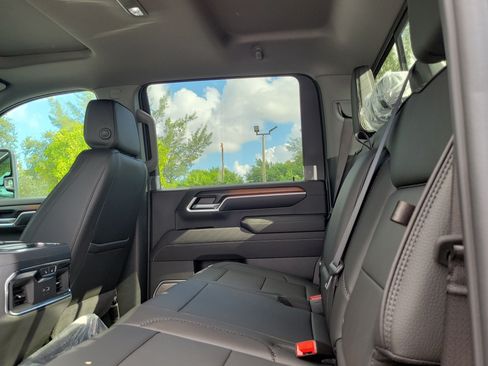 New 2026 GMC Sierra 2500 Denali w/ Denali Reserve Package AWD/4WD image 6