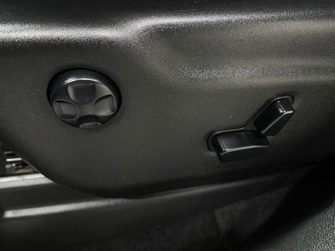 Used 2019 Jeep Grand Cherokee Altitude image 18