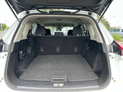 Used 2025 Nissan Rogue S AWD/4WD image 17