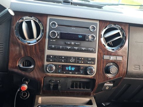 Used 2011 Ford F350 Lariat w/ Lariat Interior Pkg RWD image 20