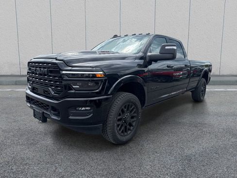 Used 2025 RAM 2500 Limited AWD/4WD image 3
