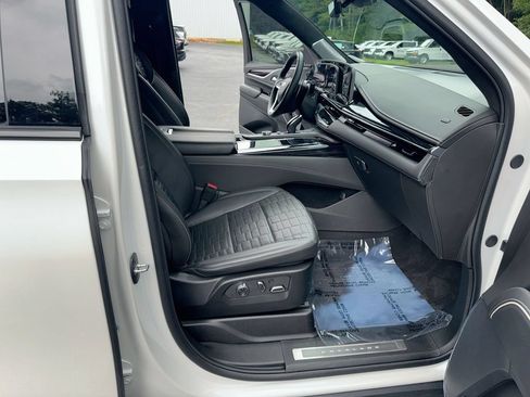 Used 2024 Cadillac Escalade ESV V w/ LPO, Floor Liner Package AWD/4WD image 31