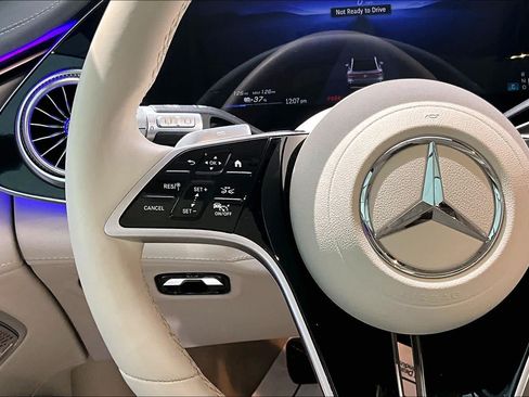 Used 2023 Mercedes-Benz EQS 580 4MATIC SUV image 23
