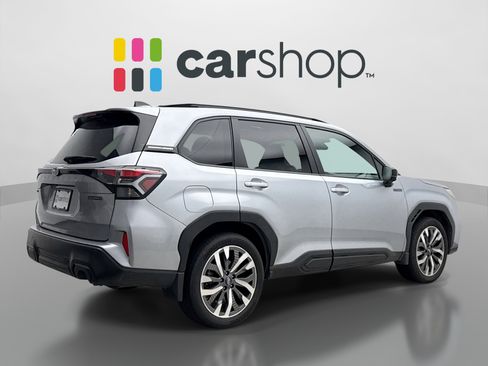 Used 2025 Subaru Forester Touring AWD/4WD image 5