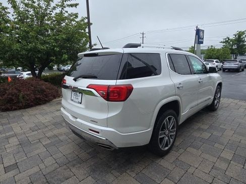 Used 2018 GMC Acadia Denali w/ Technology Package AWD/4WD image 8