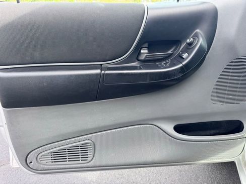 Used 2010 Ford Ranger XLT image 18