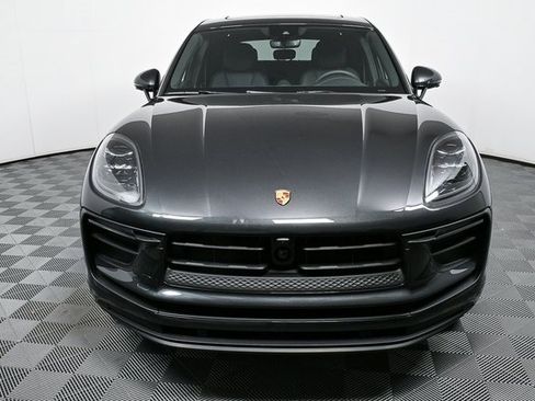 Certified 2025 Porsche Macan AWD image 35