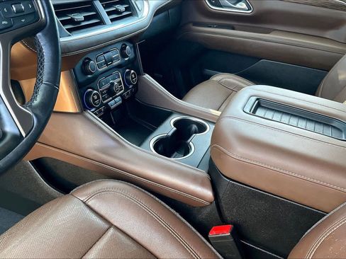 Used 2021 Chevrolet Suburban High Country image 15