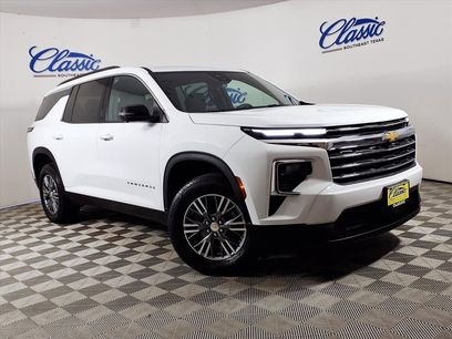 Used 2024 Chevrolet Traverse LT