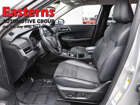 Used 2024 Mitsubishi Outlander SE FWD image 14