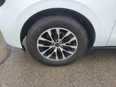 Certified 2025 Ford Expedition Max Platinum AWD/4WD image 9