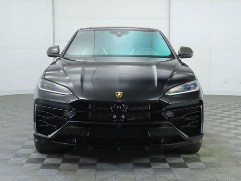 Used 2025 Lamborghini Urus SE image 2