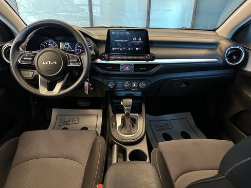 Used 2024 Kia Forte LXS FWD image 9