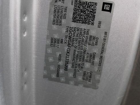 Used 2018 Chevrolet Express 2500 w/ Driver Convenience Package image 28