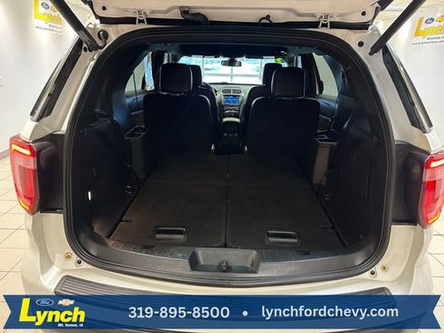 Used 2019 Ford Explorer XLT w/ Equipment Group 202A image 23