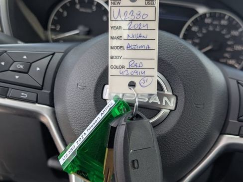 Used 2024 Nissan Altima 2.5 SV FWD image 36