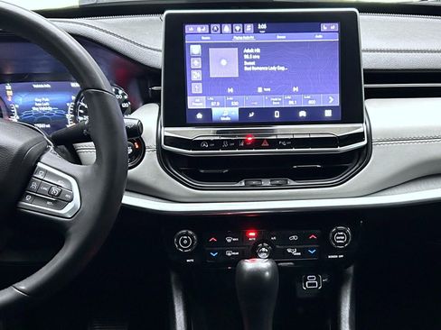 Used 2024 Jeep Compass Limited image 13