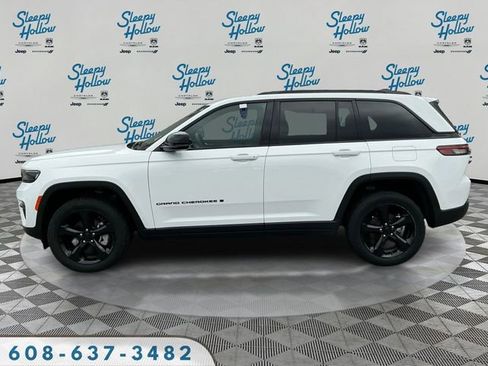 Used 2024 Jeep Grand Cherokee Limited w/ Black Appearance Package AWD/4WD image 8