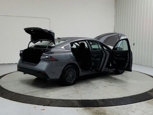 New 2026 Nissan Sentra SV w/ SV Convenience Package FWD image 15