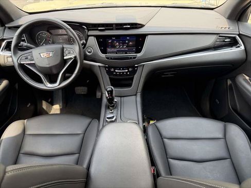 Used 2024 Cadillac XT6 Luxury AWD/4WD image 16