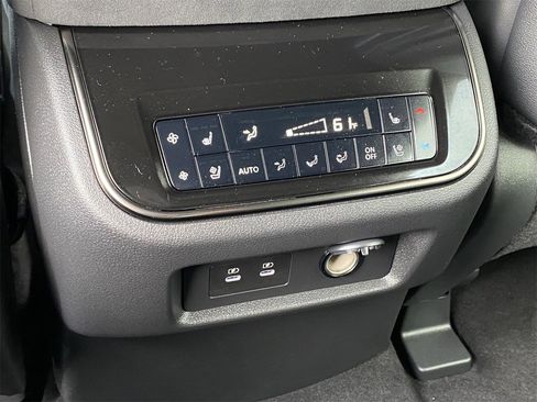 New 2026 INFINITI QX80 4WD image 17