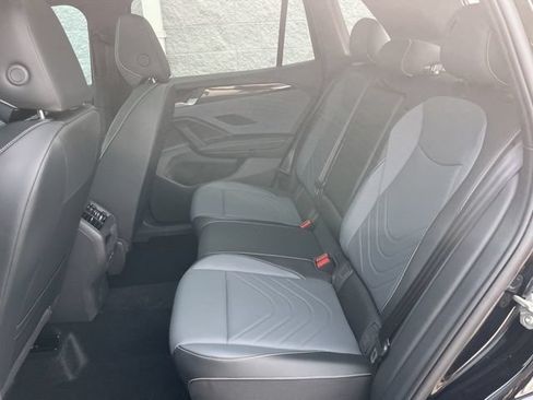 Used 2026 Volkswagen Tiguan SE R-Line FWD image 24