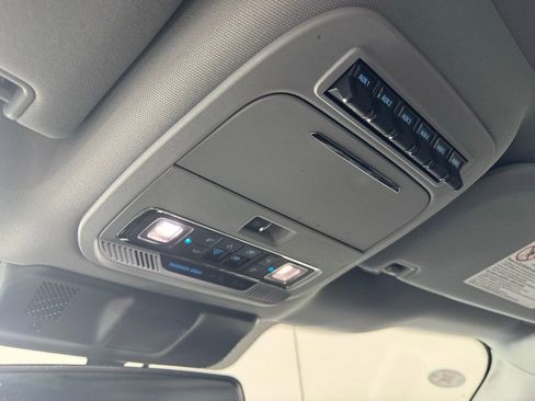 Used 2024 Ford F250 Lariat w/ Lariat Ultimate Package image 23