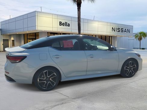 Certified 2024 Nissan Sentra SR w/ SR Premium Package FWD image 7