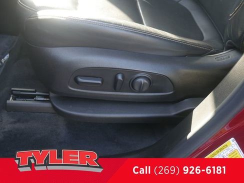 Used 2021 Chevrolet Traverse Premier w/ LPO, Floor Liner Package AWD/4WD image 24