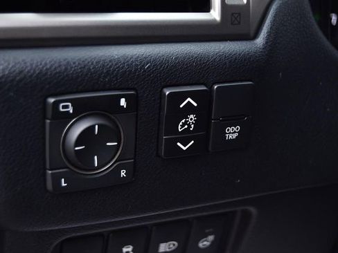 Used 2021 Lexus GX 460 Premium w/ Premium Package image 11