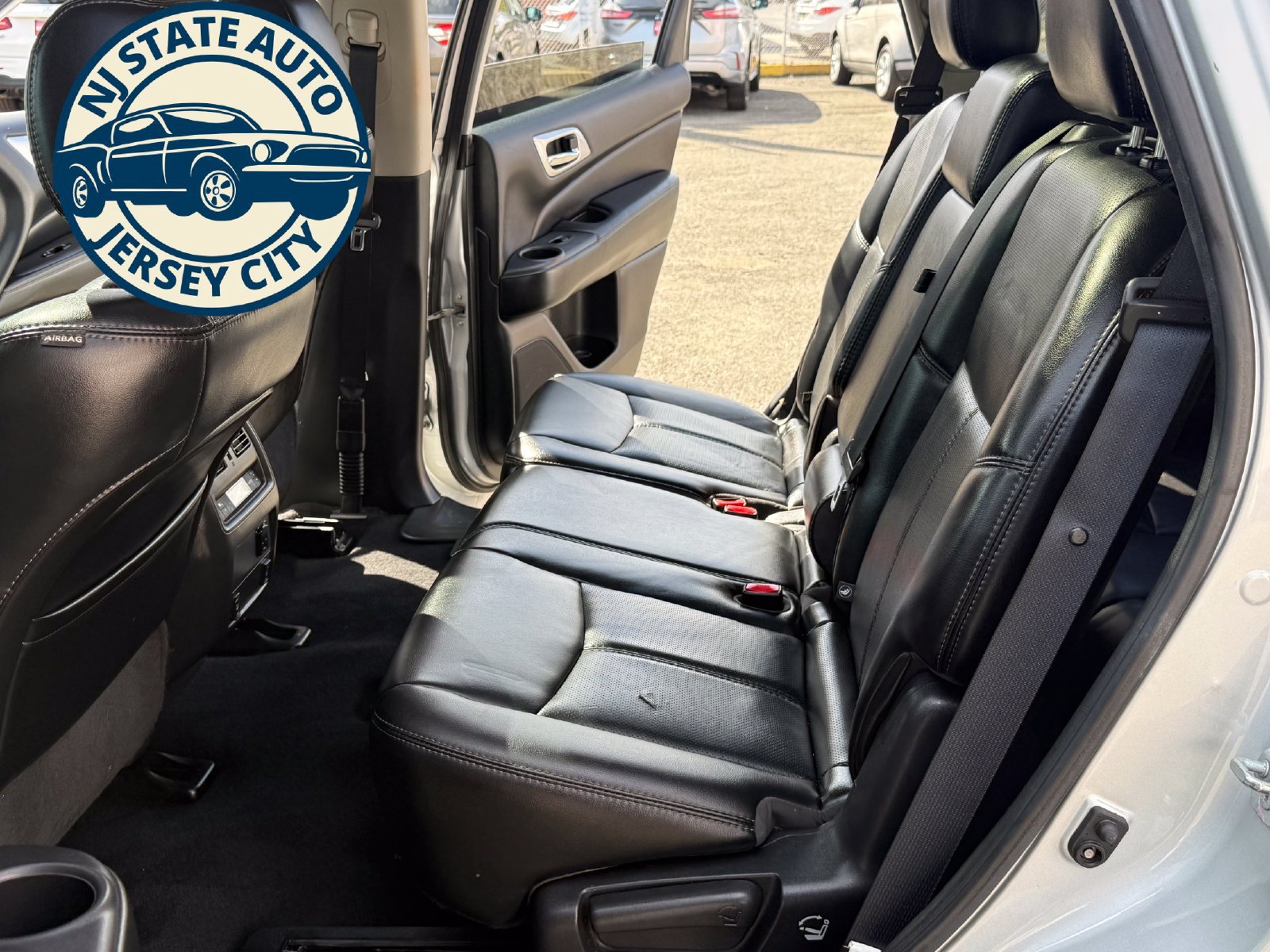 Used 2017 Nissan Pathfinder Platinum w/ Cargo Package AWD/4WD image 23
