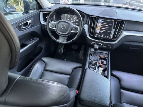 Used 2019 Volvo XC60 T5 Momentum w/ Premium Package AWD/4WD image 20