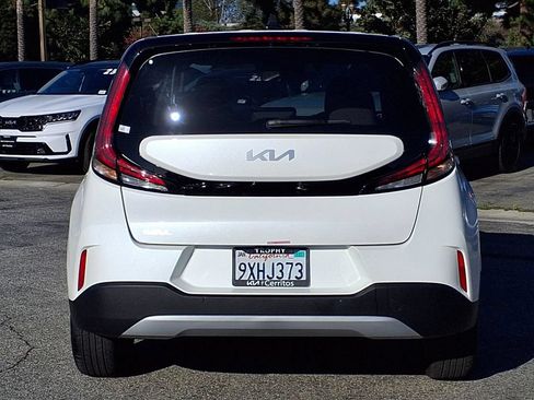Certified 2025 Kia Soul LX w/ LX Technology Package FWD image 5