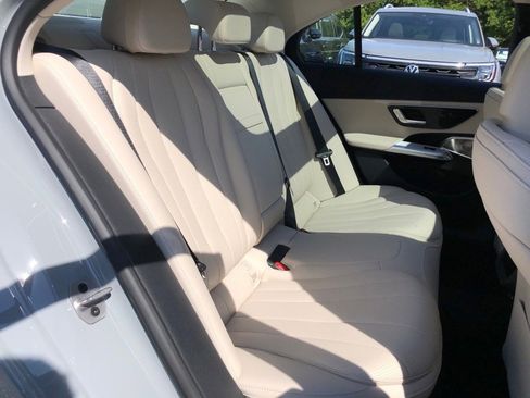 New 2026 Mercedes-Benz E 350 4MATIC Sedan image 37