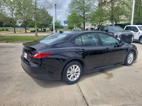 Certified 2025 Toyota Camry LE FWD image 7