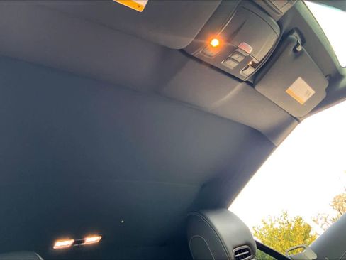 Used 2023 Mercedes-Benz E 450 Cabriolet image 11