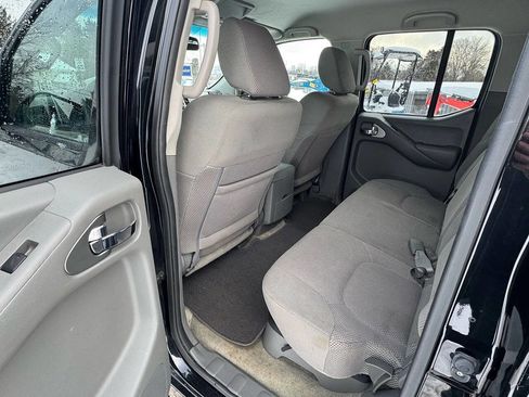 Used 2016 Nissan Frontier SV image 10