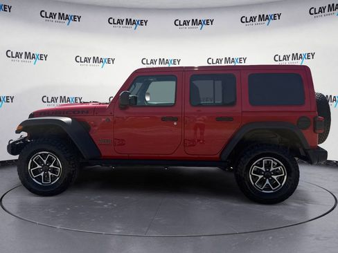 Used 2025 Jeep Wrangler Unlimited Rubicon AWD/4WD image 2