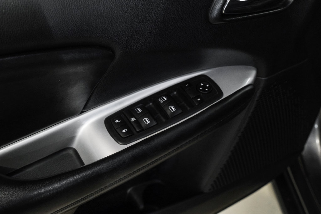 Used 2019 Dodge Journey SE FWD image 41
