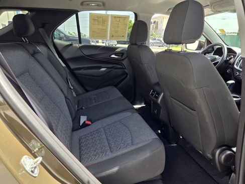 Used 2024 Chevrolet Equinox LT FWD image 16