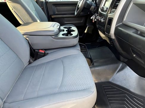 Used 2018 RAM 2500 Tradesman w/ Chrome Appearance Group image 29