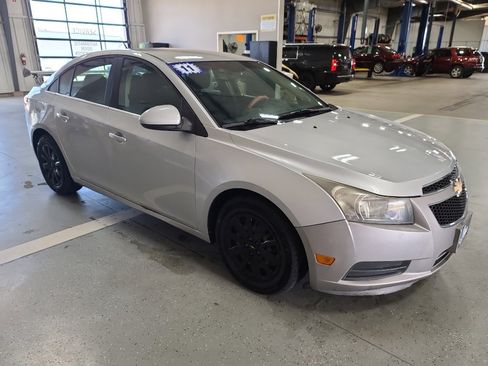 Used 2011 Chevrolet Cruze LT FWD image 4