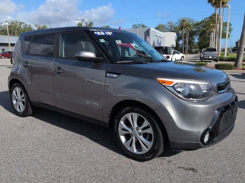 Used 2016 Kia Soul + FWD image 2