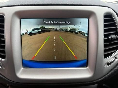 Used 2021 Jeep Compass Latitude FWD image 23