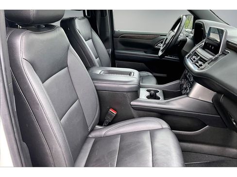 Used 2022 Chevrolet Tahoe Z71 w/ Luxury Package AWD/4WD image 28