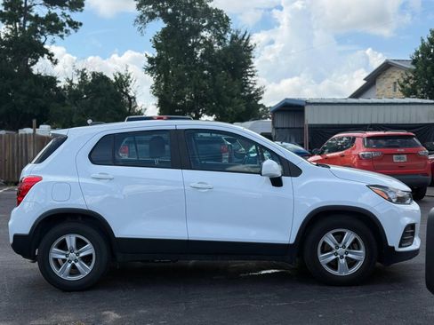 Used 2021 Chevrolet Trax LS FWD image 6