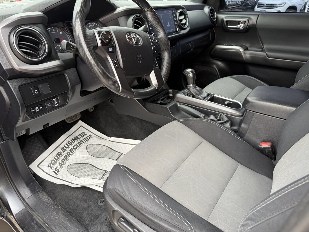 Used 2021 Toyota Tacoma TRD Sport w/ Technology Package AWD/4WD image 32