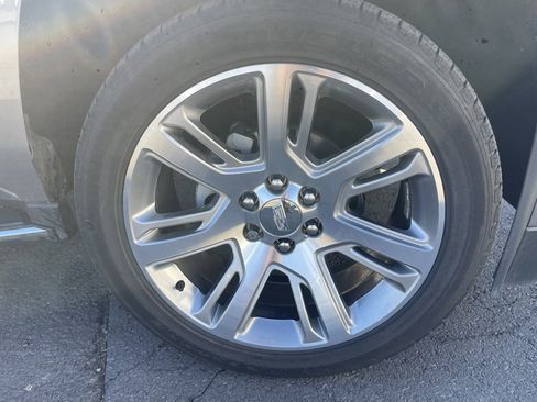 Used 2019 Cadillac Escalade Luxury image 32